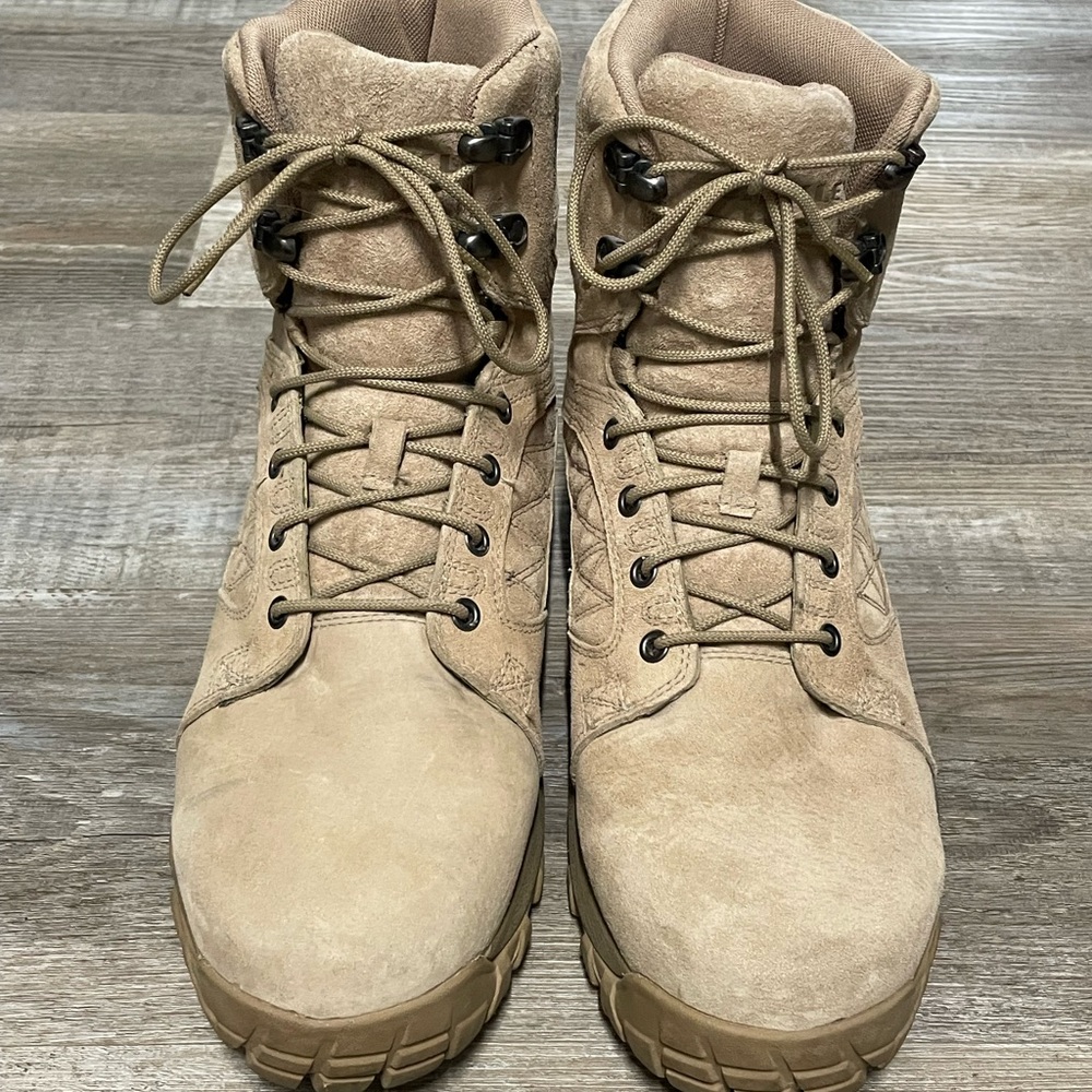 Oakley tactical boots, size 11.5.  Like new condition, very nice